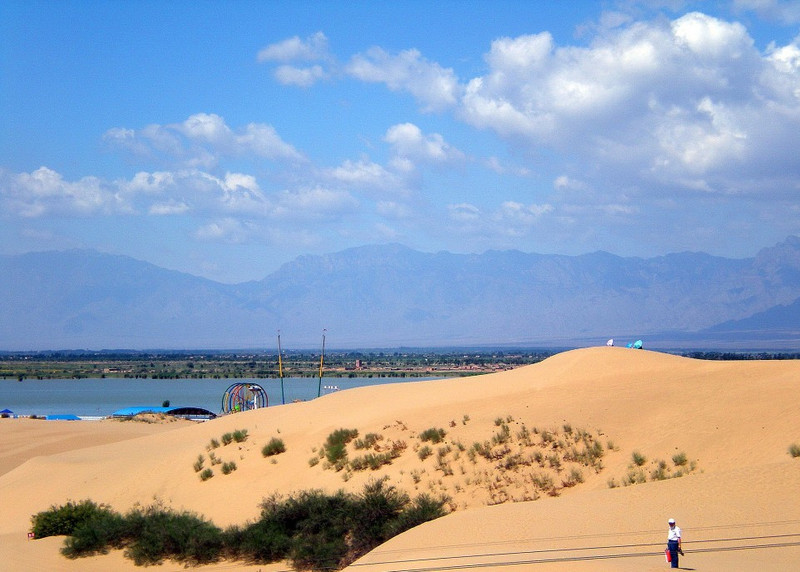 宁夏团结盛会，尊敬的领导与同胞共聚一堂